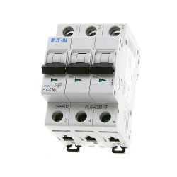 Istič EATON PL6-C20/3 – trojpólový istič zo šikma
