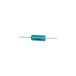 Elektrolytický kondenzátor 10 µF/63 V – axiálny kondenzátor