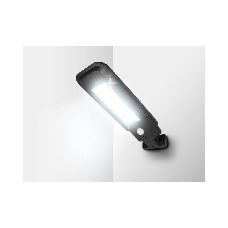 Reflektor LED so solárnym panelom a PIR LTC LXLL118 30W – svietidlo na stene